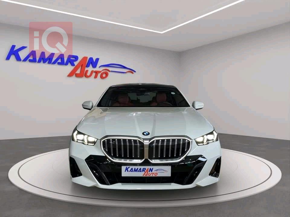 بی ئێم دەبڵیو سیریەس 5